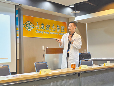 林口長庚醫院骨科部脊椎科主治醫師邱炳燁提醒,年輕時就應養成規律運動習慣,搭配攝取足夠蛋白質、多曬太陽、避免久坐,有助於延緩肌少症發生。(長庚醫院提供/李念庭台北傳真) image