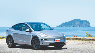 Tesla Model Y RWD後輪驅動版0-100km/h加速僅5.9秒,極速201km/h,售價189.99萬元起。(陳大任攝) image