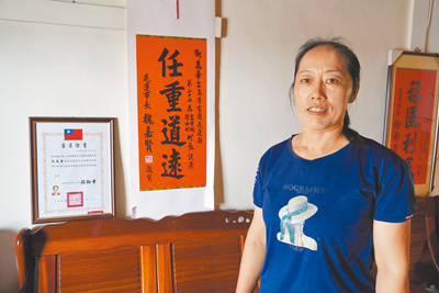 遭解職的花蓮縣富里鄉學田村長鄧萬華。(羅亦晽攝) image