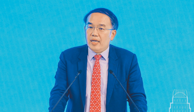香港特區政府財經事務及庫務局局長許正宇指出,穩定幣有助降低跨境支付成本,不存在投機炒作空間。(中新社) image
