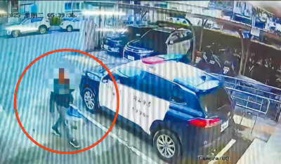 高雄市燕巢區25日深夜發生命案。30歲葉男疑因毒品糾紛在家門口遭刺傷,送醫不治,嫌犯29歲黃男26日清晨向警方投案。(警方提供/林雅惠高雄傳真) image