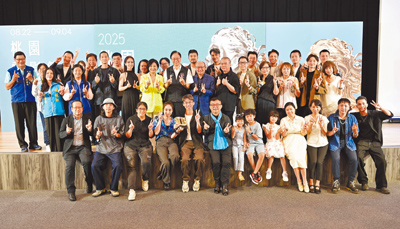 2025年桃園電影獎頒獎典禮29日圓滿落幕,所有影人及貴賓開心合影。(桃影提供) image