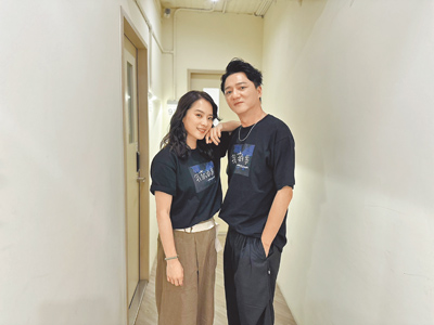 藍葦華(右)、高伊玲在電影《我家的事》飾演夫妻,兩人均演技大爆發。(李承陽攝) image