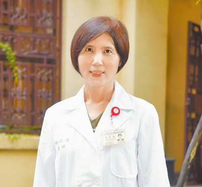 台大醫院家庭醫學部主任程劭儀表示,流感與一般感冒不同,不僅來得突然,症狀也更嚴重,提醒全民每年應定期接種一劑流感疫苗。(程劭儀提供/鄭郁蓁台北傳真) image