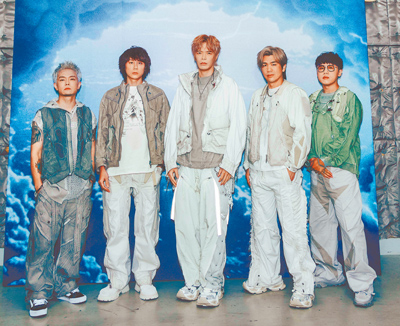 八三夭在8月31日舉辦慶功宴,慶祝生日趴演唱會圓滿落幕。(KKLIVE、不搖就滾提供) image