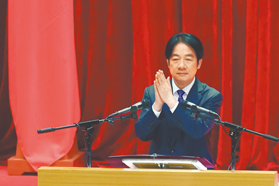 賴清德總統2日出席「114年軍人節暨全民國防教育日表揚大會」,致詞時向全體國軍官兵及獲獎代表表達敬意與感謝,肯定國軍在戰備演訓及全民國防教育上的付出。(鄧博仁攝) image
