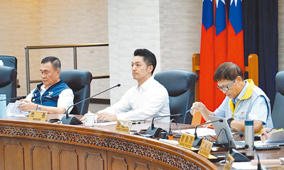 為促進台北市生育率、打造為友善育兒城市,市長蔣萬安(中)2日主持市政會議拍板通過「生育獎勵金發放辦法」修正草案,放寬「早產兒」及「國外新生兒」申請補助期限。(台北市政府提供/丁上程台北傳真) image
