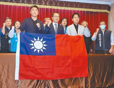 國民黨立委羅智強(前中)7日表示,將啟動全台政見會,投入黨主席選舉。(本報資料照片) image