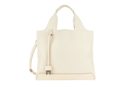 HOGAN燕麥白荔枝紋牛皮女士肩背包,3萬1300元。(HOGAN提供) HOGAN燕麥白荔枝紋牛皮女士肩背包,3萬1300元。(HOGAN提供)