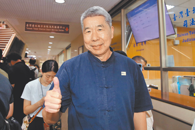 張亞中2021年參選國民黨主席時,橫掃6萬多票,此次參選再打「韓粉牌」。(黃世麒攝) 張亞中2021年參選國民黨主席時,橫掃6萬多票,此次參選再打「韓粉牌」。(黃世麒攝)