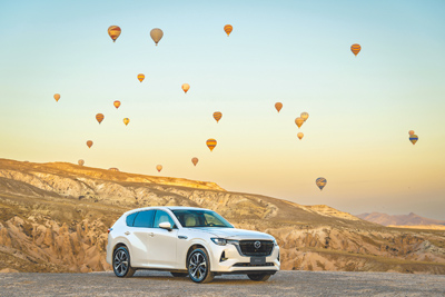 26年式MAZDA CX-60以縱置後驅工藝擘畫駕馭新境,演繹操控樂趣與舒適的極致平衡。(台灣馬自達提供) image