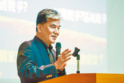 水利專家、內政部前部長李鴻源指出,堰塞湖量體過大,僅能用「引流」方式將傷害降至最低。(本報資料照片) image