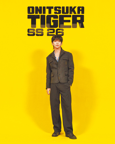 SEVENTEEN成員Joshua出席Onitsuka Tiger在米蘭時裝周的大秀,秀外吸引不少粉絲在外守候。(Onitsuka Tiger提供) image