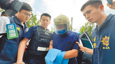苗栗市2日下午發生隨機殺人案造成3傷,警方迅速逮捕邱嫌,檢察官複訊後向法院聲請羈押獲准。(呂麗甄攝) image