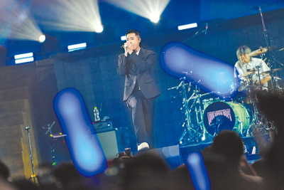 首登超犀利趴,周湯豪搖滾演出。(相信音樂提供) 首登超犀利趴,周湯豪搖滾演出。(相信音樂提供)