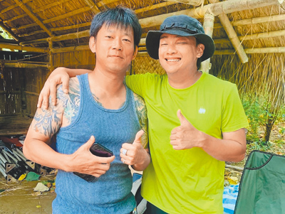 顏正國(左)、賴銘偉因合作《臺灣三部曲》熟識。(摘自賴銘偉臉書) 顏正國(左)、賴銘偉因合作《臺灣三部曲》熟識。(摘自賴銘偉臉書)