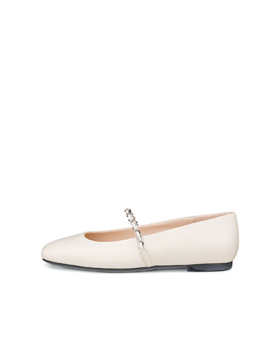 ECCO女鞋「MARGOT」冰白色,5980元。(ECCO提供) ECCO女鞋「MARGOT」冰白色,5980元。(ECCO提供)