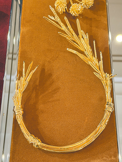 將麥穗造型以項鍊的方式呈現,相當吸引人。(黃唯淯攝) 將麥穗造型以項鍊的方式呈現,相當吸引人。(黃唯淯攝)