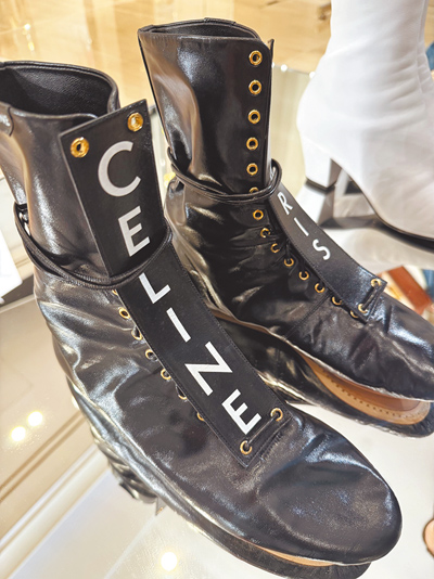 CELINE以拳擊靴為靈感,搭配獨特美學設計,讓這季單品不管男女都想入手。(黃唯淯攝) CELINE以拳擊靴為靈感,搭配獨特美學設計,讓這季單品不管男女都想入手。(黃唯淯攝)