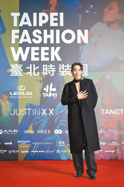 李洙赫出席臺北時裝週活動,身穿Dolce&Gabbana。(Dolce&Gabbana提供) 李洙赫出席臺北時裝週活動,身穿Dolce&Gabbana。(Dolce&Gabbana提供)