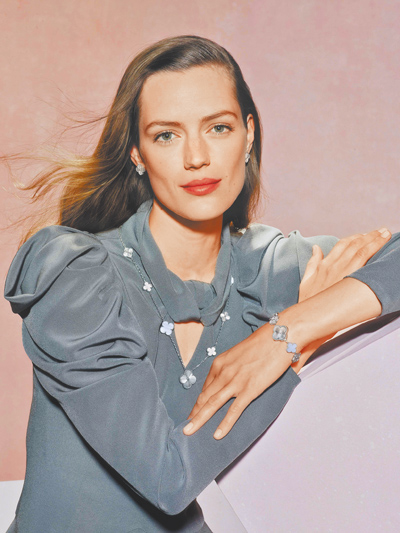 梵克雅寶全新登場的Sweet Alhambra神祕珠寶腕表,以優雅細膩的方式刻畫時間。(Van Cleef & Arpels提供) 梵克雅寶全新登場的Sweet Alhambra神祕珠寶腕表,以優雅細膩的方式刻畫時間。(Van Cleef & Arpels提供)