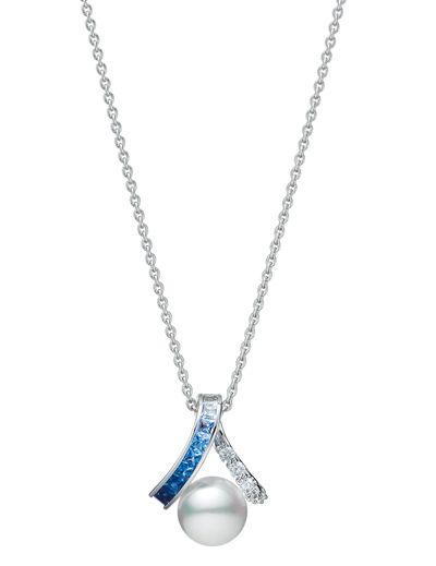 MIKIMOTO Ocean系列藍寶石珍珠項鍊 ,12萬6000元。(MIKIMOTO提供) MIKIMOTO Ocean系列藍寶石珍珠項鍊 ,12萬6000元。(MIKIMOTO提供)