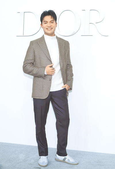 國際小提琴家陳銳現身Dior 101專門店。(陳俊吉攝) 國際小提琴家陳銳現身Dior 101專門店。(陳俊吉攝)