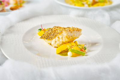 「爐烤龍虎斑魚」以爐烤手法鎖住膠質與海味,海鮮控不可錯過。(台北美福大飯店提供) 「爐烤龍虎斑魚」以爐烤手法鎖住膠質與海味,海鮮控不可錯過。(台北美福大飯店提供)