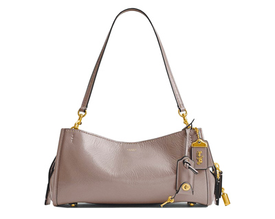 宏匯廣場COACH ROGUE 34,推薦價2萬5800元。(宏匯廣場提供) 宏匯廣場COACH ROGUE 34,推薦價2萬5800元。(宏匯廣場提供)