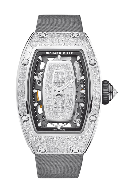 RICHARD MILLE今年推出RM 07-01系列白金方形切割鑽石款女表。(RICHARD MILLE提供) RICHARD MILLE今年推出RM 07-01系列白金方形切割鑽石款女表。(RICHARD MILLE提供)