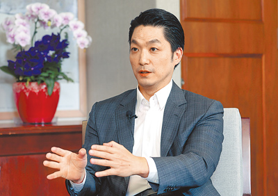 台北市長蔣萬安接受本報專訪暢談施政成果與未來藍圖,他表示將參考日本東京設置吸菸區,推動「台北無菸城市」。(黃世麒攝) 台北市長蔣萬安接受本報專訪暢談施政成果與未來藍圖,他表示將參考日本東京設置吸菸區,推動「台北無菸城市」。(黃世麒攝)