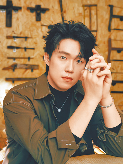 王楚欽跨界拍攝Qeelin新春影像作品