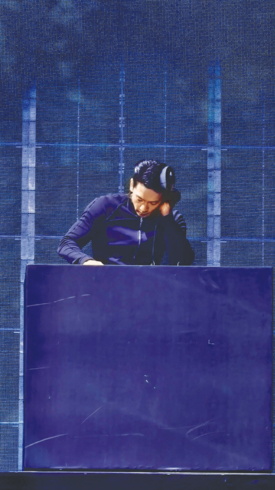 RAIN化身DJ把小巨蛋變成大型夜店。(讀者提供) RAIN化身DJ把小巨蛋變成大型夜店。(讀者提供)