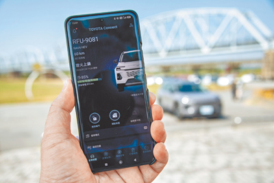 TOYOTA Connect智能聯網系統可遠端遙控車輛。(陳大任攝) TOYOTA Connect智能聯網系統可遠端遙控車輛。(陳大任攝)