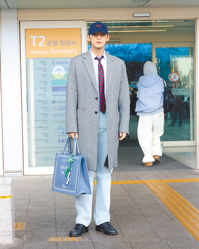 SEVENTEEN珉奎與李俊昊機場造型亮相巴黎時裝周