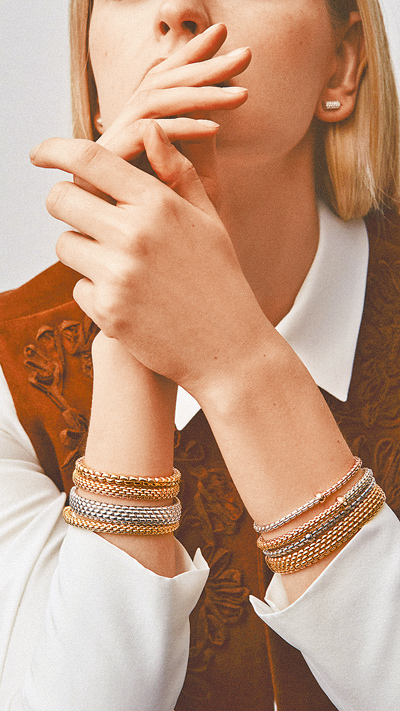 疊戴FOPE不同系列、款式和材質的手鍊,更能展現搖滾時尚。(瑞博品提供) 疊戴FOPE不同系列、款式和材質的手鍊,更能展現搖滾時尚。(瑞博品提供)