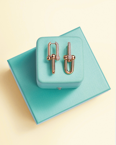TIFFANY HardWear系列18K玫瑰金鋪鑲鑽石耳環。(Tiffany & Co.提供) TIFFANY HardWear系列18K玫瑰金鋪鑲鑽石耳環。(Tiffany & Co.提供)