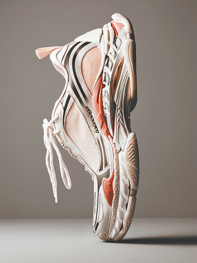 全新推出的Triple S.2運動鞋,線條更優雅修長。(Balenciaga提供) 全新推出的Triple S.2運動鞋,線條更優雅修長。(Balenciaga提供)