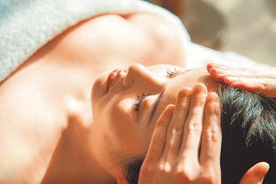 福容桃園機捷A8店推出「麗」會所芳療85折優惠寵愛消費者。 (福容桃園機捷A8店提供) 福容桃園機捷A8店推出「麗」會所芳療85折優惠寵愛消費者。 (福容桃園機捷A8店提供)