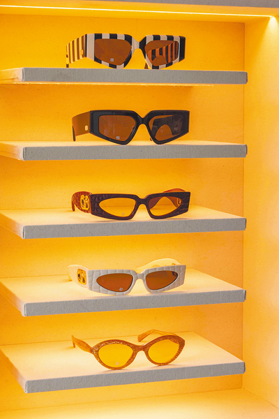 Valentino眼鏡配件部分,將於本季重返台灣市場。(Valentino提供) Valentino眼鏡配件部分,將於本季重返台灣市場。(Valentino提供)