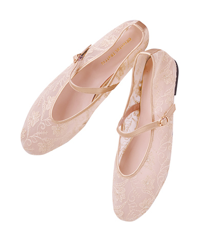 京站推「ORiental Traffic精緻刺繡雪紡瑪莉珍鞋」,原價3980元、特價1500元,3.8折。(京站提供) 京站推「ORiental Traffic精緻刺繡雪紡瑪莉珍鞋」,原價3980元、特價1500元,3.8折。(京站提供)