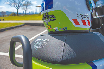 車身彩蛋/「浩瀚宇宙號」座墊專屬電繡圖騰。(陳大任攝) 車身彩蛋/「浩瀚宇宙號」座墊專屬電繡圖騰。(陳大任攝)