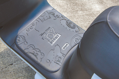 配件大禮包/「浩瀚宇宙號」造型防滑墊。(陳大任攝) 配件大禮包/「浩瀚宇宙號」造型防滑墊。(陳大任攝)