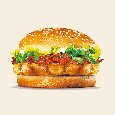 漢堡王火烤雞腿培根堡餐含小份點心、中杯飲料,139元。(漢堡王提供) 漢堡王火烤雞腿培根堡餐含小份點心、中杯飲料,139元。(漢堡王提供)