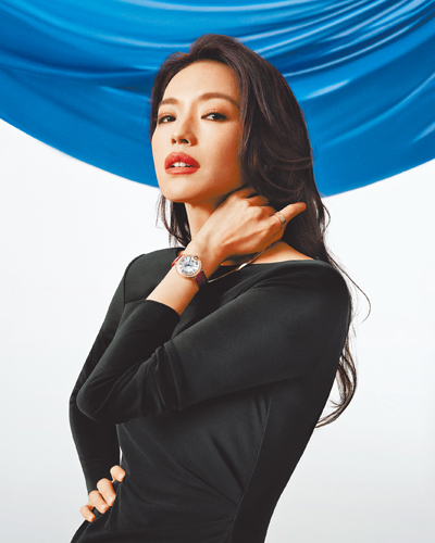 舒淇從寶格麗代言人轉身成為卡地亞代言人,首波形象照推出多款時尚造型,加強與品牌的聯結和印象。(Cartier提供) 舒淇從寶格麗代言人轉身成為卡地亞代言人,首波形象照推出多款時尚造型,加強與品牌的聯結和印象。(Cartier提供)