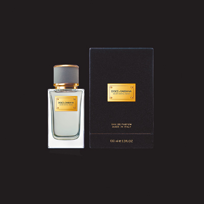 Dolce&Gabbana將天鵝絨如絲般光滑的質感,轉化為香水基調。 (Dolce&Gabbana提供) Dolce&Gabbana將天鵝絨如絲般光滑的質感,轉化為香水基調。 (Dolce&Gabbana提供)