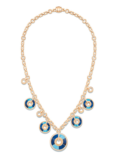 伯爵Possession Vibrant Palace系列藍色寶石項鍊。(PIAGET提供) 伯爵Possession Vibrant Palace系列藍色寶石項鍊。(PIAGET提供)