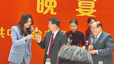 國民黨主席鄭麗文一行,7日由中共中央台辦主任宋濤在南京東郊國賓館紫熙樓舉行接風晚宴。(藍孝威攝)(飲酒過量有害健康) 國民黨主席鄭麗文一行,7日由中共中央台辦主任宋濤在南京東郊國賓館紫熙樓舉行接風晚宴。(藍孝威攝)(飲酒過量有害健康)