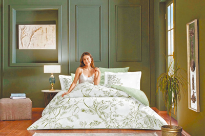 VALERON原裝進口ANTOINE雙人4件式數位印染平單組,2萬1800元。(日比家族提供) VALERON原裝進口ANTOINE雙人4件式數位印染平單組,2萬1800元。(日比家族提供)