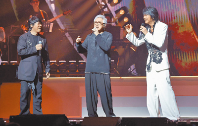 游鴻明(右起)邀來好友張宇、陳柏全同台默契飆唱。(范揚光攝) 游鴻明(右起)邀來好友張宇、陳柏全同台默契飆唱。(范揚光攝)